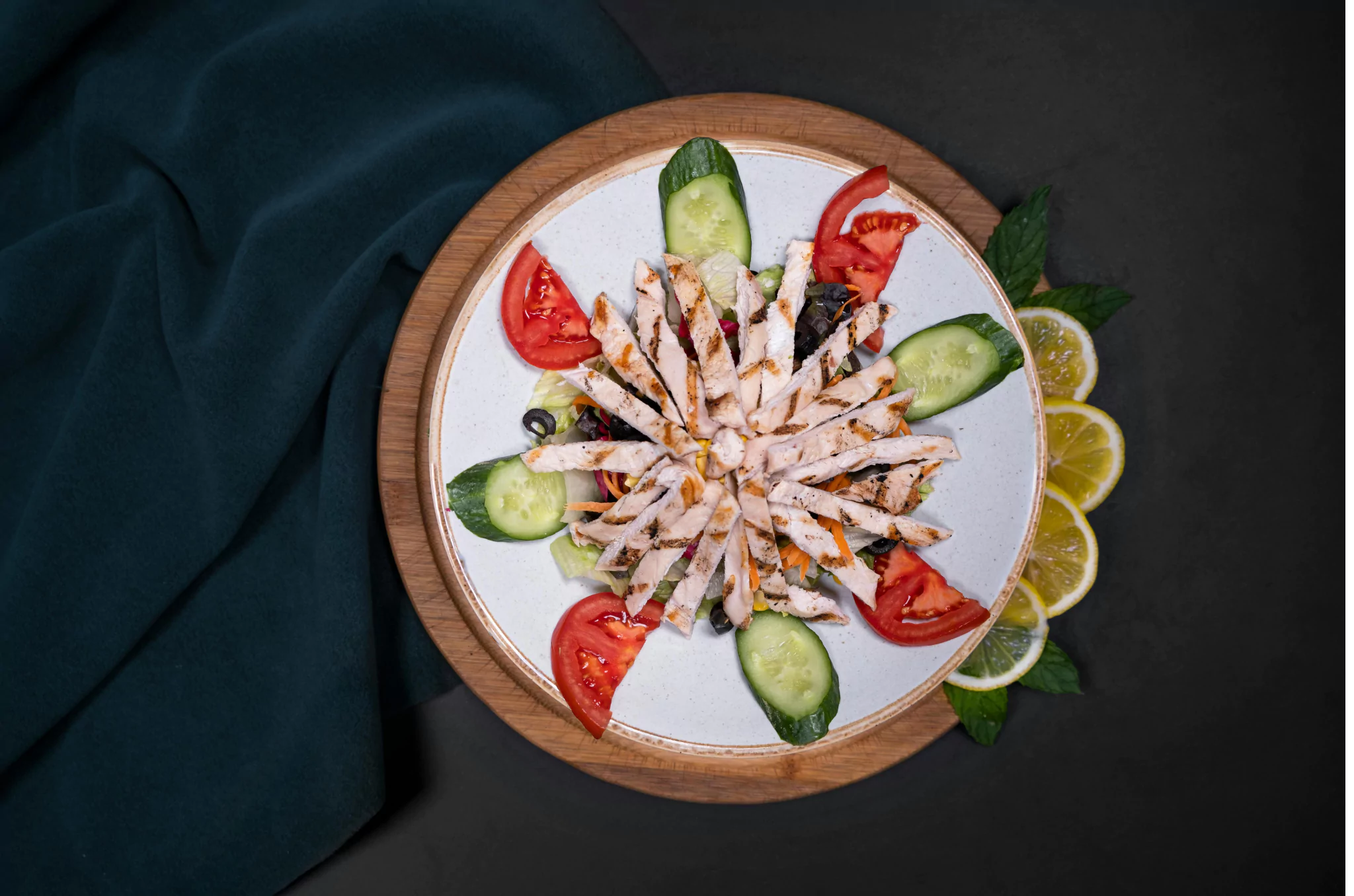 A healthy Dukan Diet meal with grilled chicken, vegetables, and oat bran, showing a high-protein, low-carb plate for weight loss.